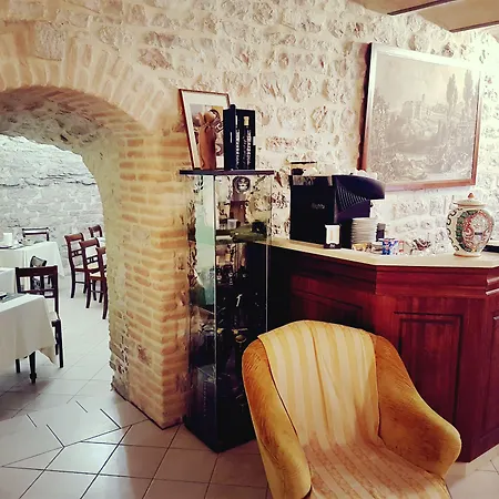 Ponte San Vittorino Hotell