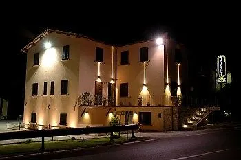 Ponte San Vittorino מלון אסיסי