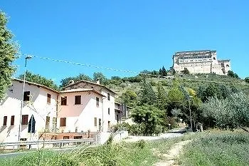 Ponte San Vittorino מלון